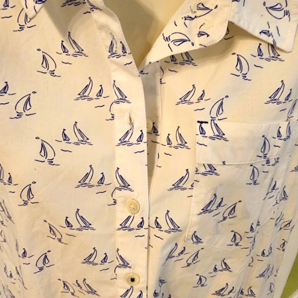 New wo tags Vineyard Vines top